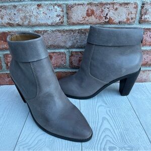 New Lucky Brand NYCOTT Leather Heel Ankle Booties Boots Gray Titanium Size 9